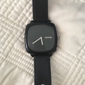 Black NIXON Hot stepper THE SHUTTER.